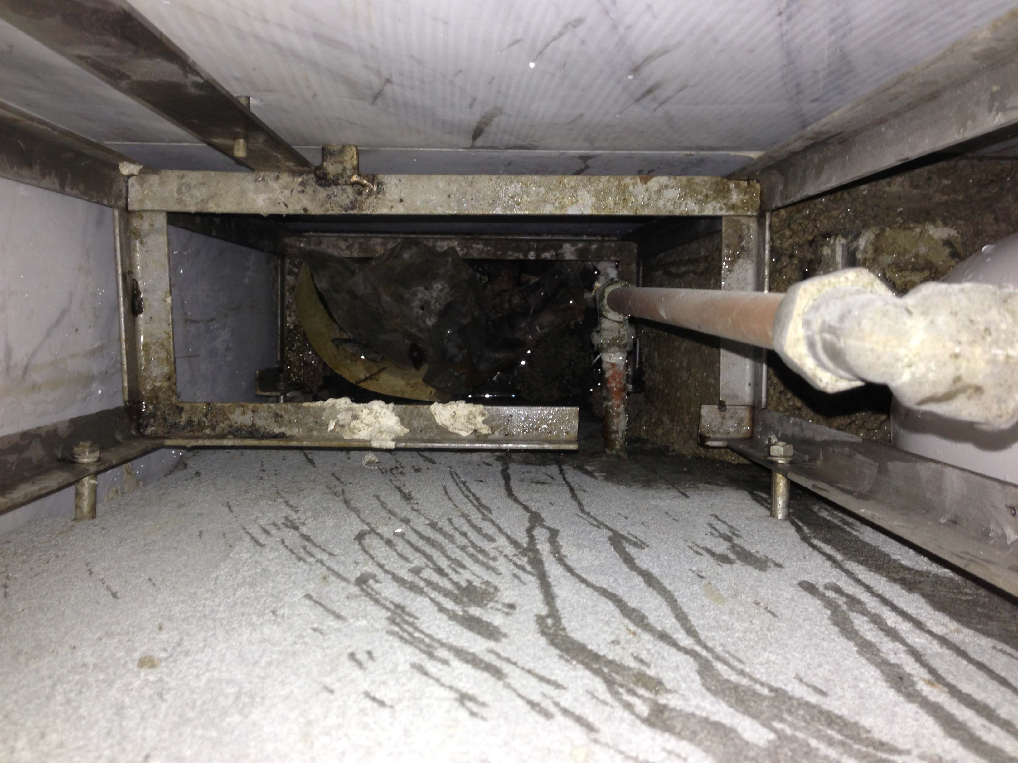 17. water pipe leak inside pipe chamber. flooding into downstairs neighbour..jpg